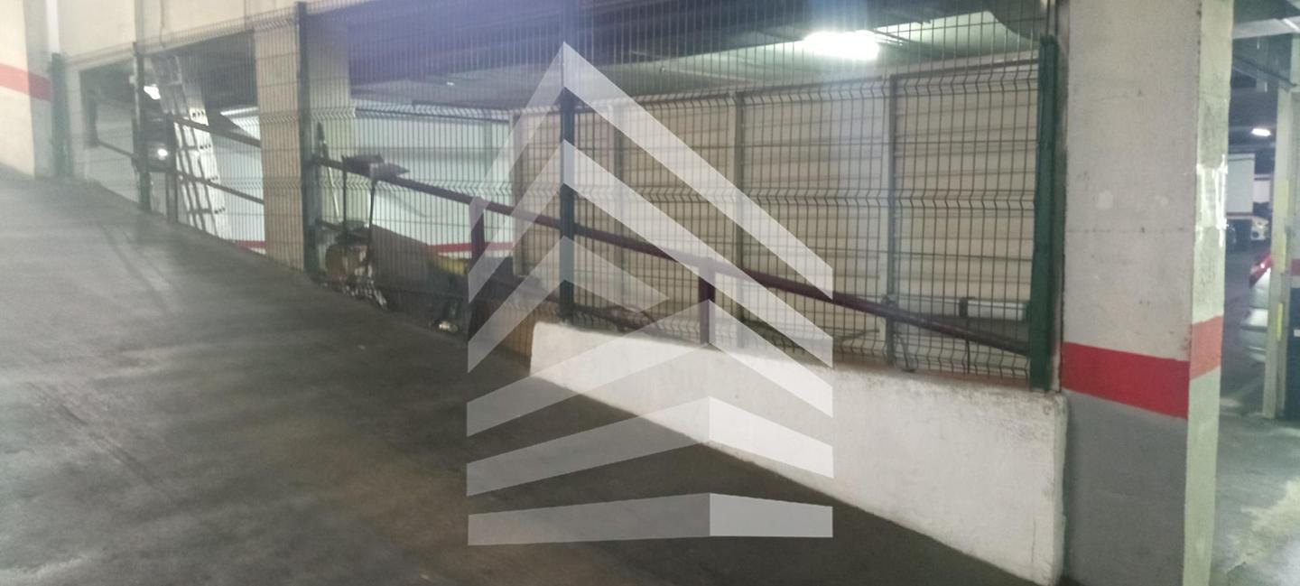 parking en barcelona · carrer-de-sant-pere-d'abanto-08014 12690€
