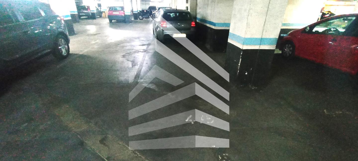 parking en barcelona · carrer-de-sant-pere-d'abanto-08014 13100€