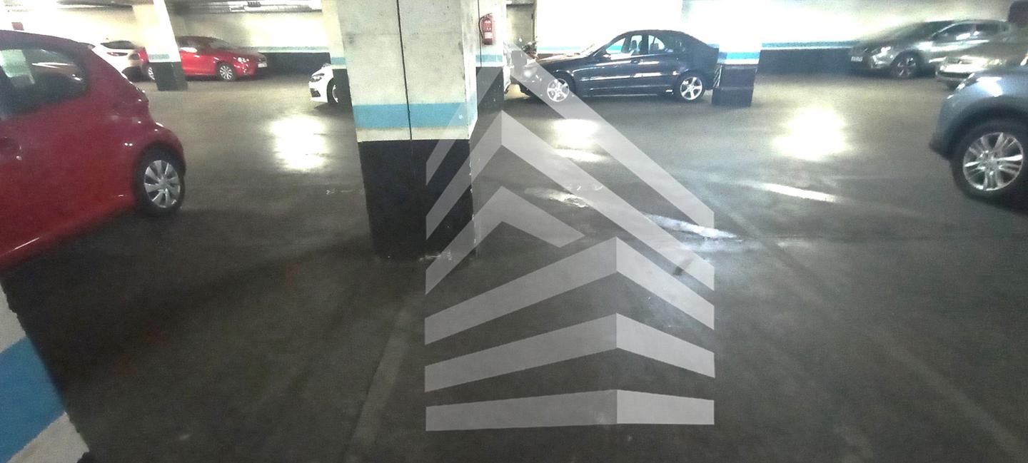 parking en barcelona · carrer-de-sant-pere-d'abanto-08014 13100€