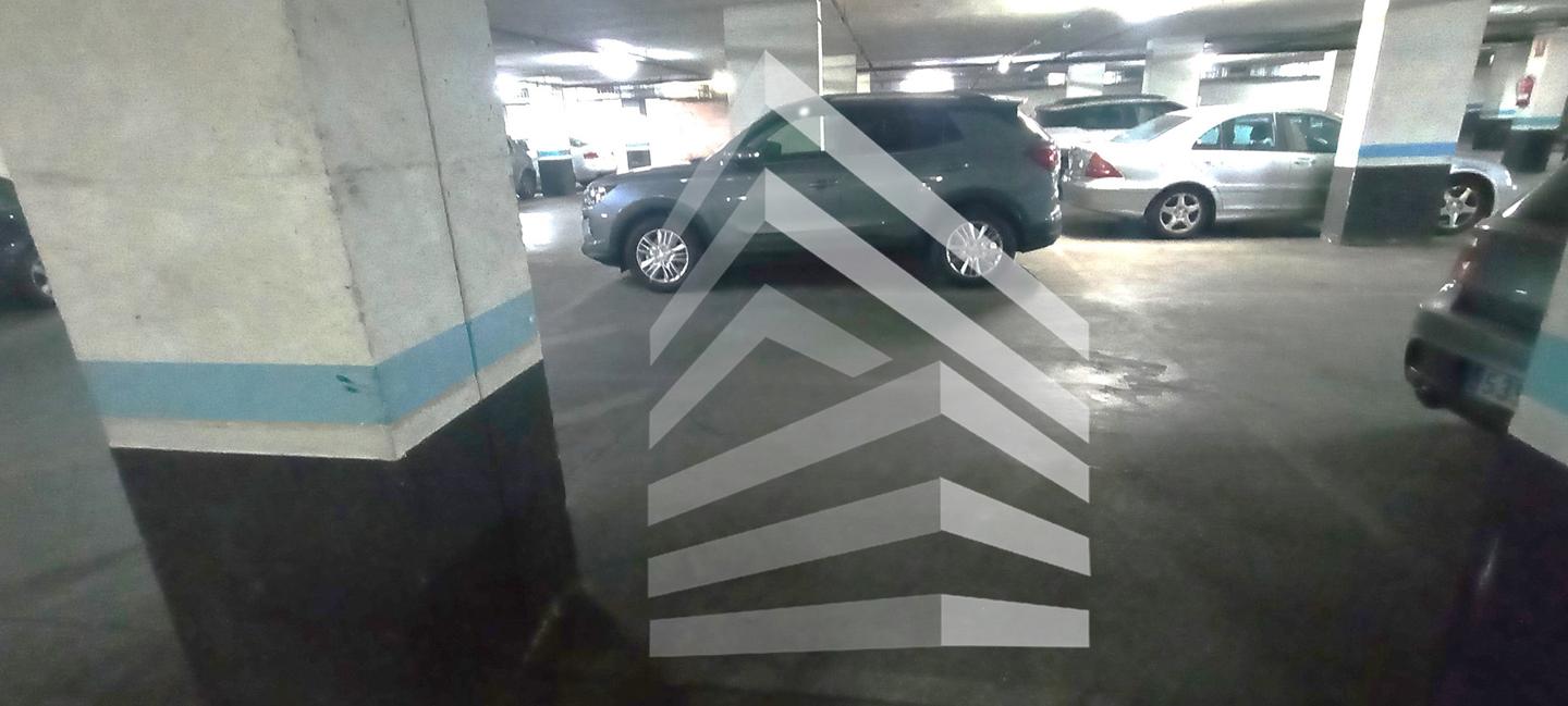 parking en barcelona · carrer-de-sant-pere-d'abanto-08014 13100€
