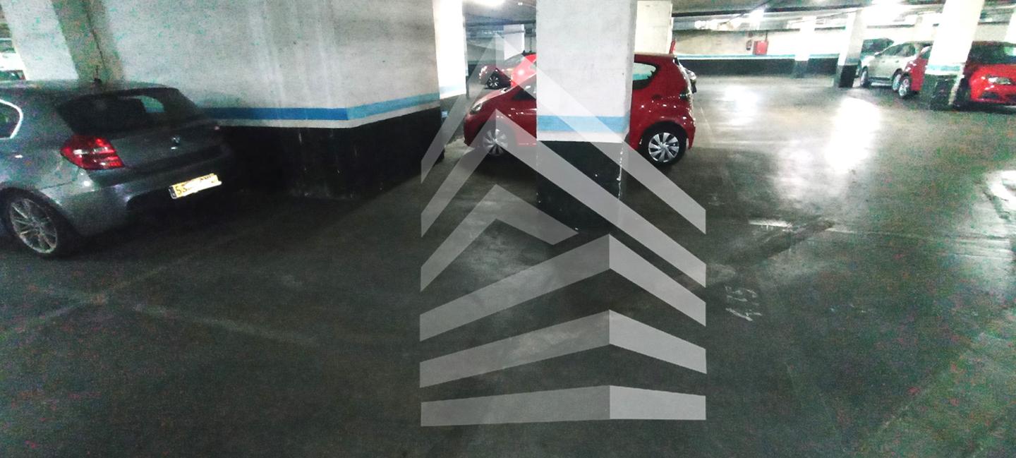 parking en barcelona · carrer-de-sant-pere-d'abanto-08014 13100€