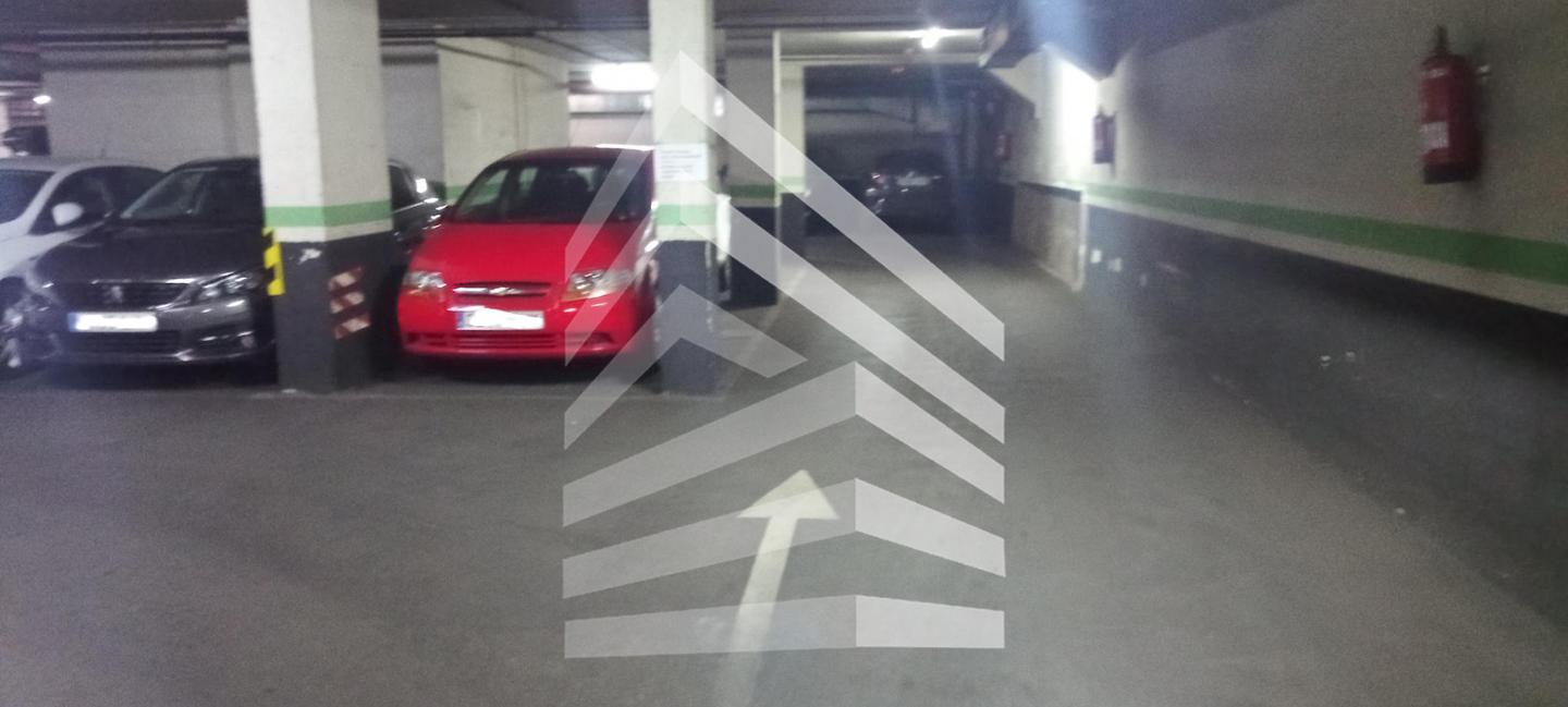 parking en barcelona · carrer-de-sant-pere-d'abanto-08014 13100€