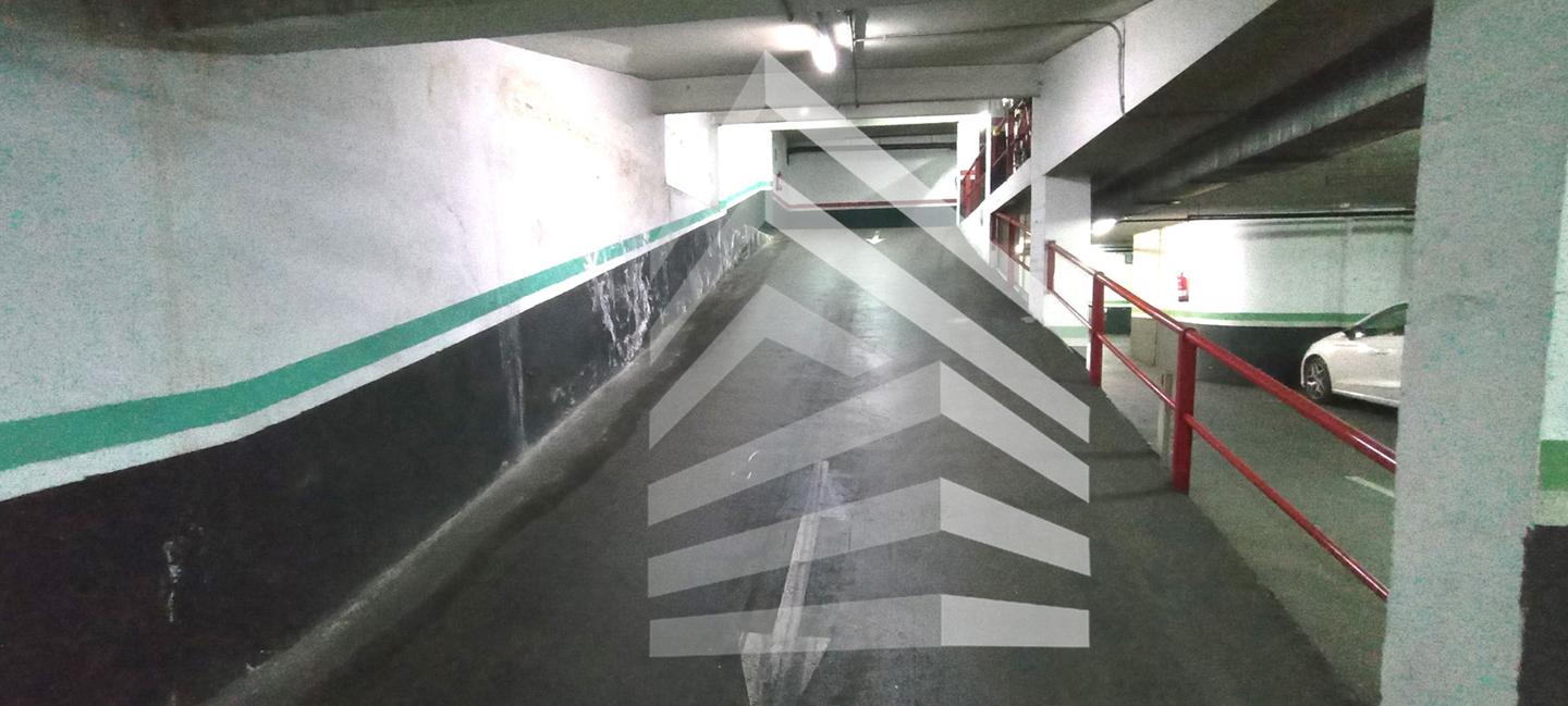 parking en barcelona · carrer-de-sant-pere-d'abanto-08014 13100€