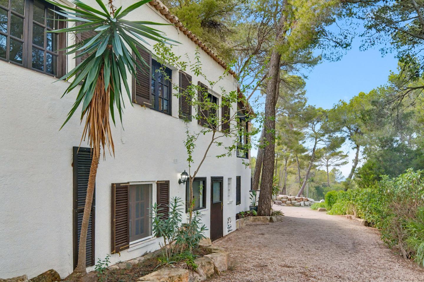 Finca con encanto entre pinos y vistas al mar, en Sant Elm — Sant Elm — Foto 23