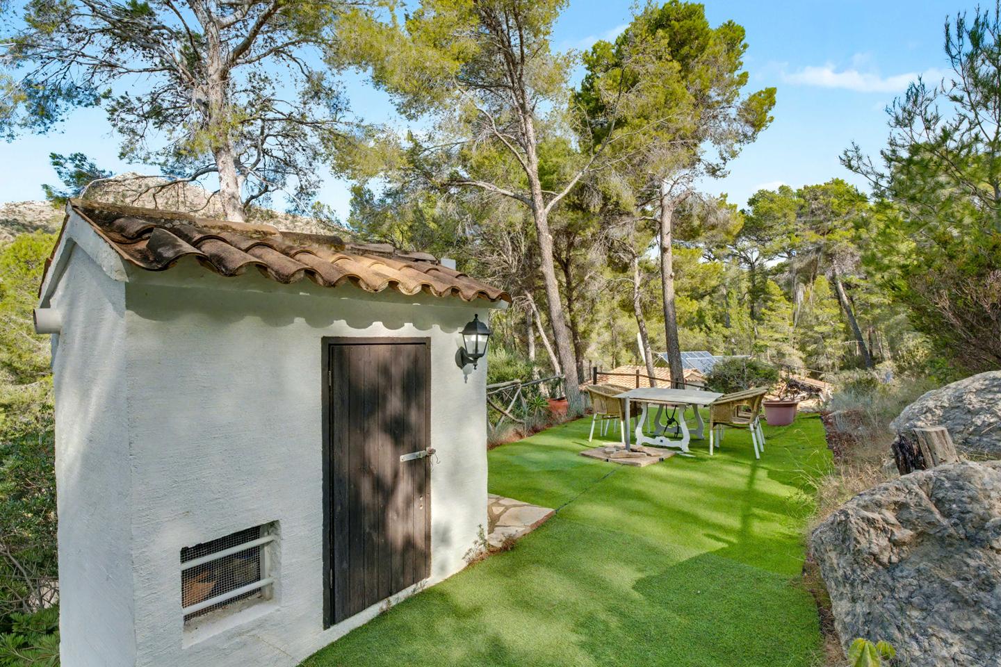 Finca con encanto entre pinos y vistas al mar, en Sant Elm — Sant Elm — Foto 20