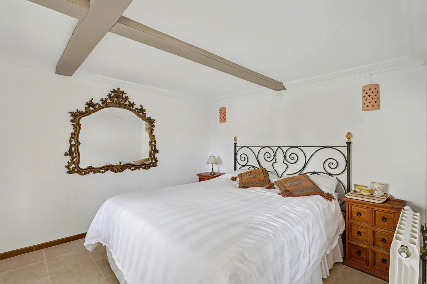Finca con encanto entre pinos y vistas al mar, en Sant Elm — Sant Elm — Foto 13