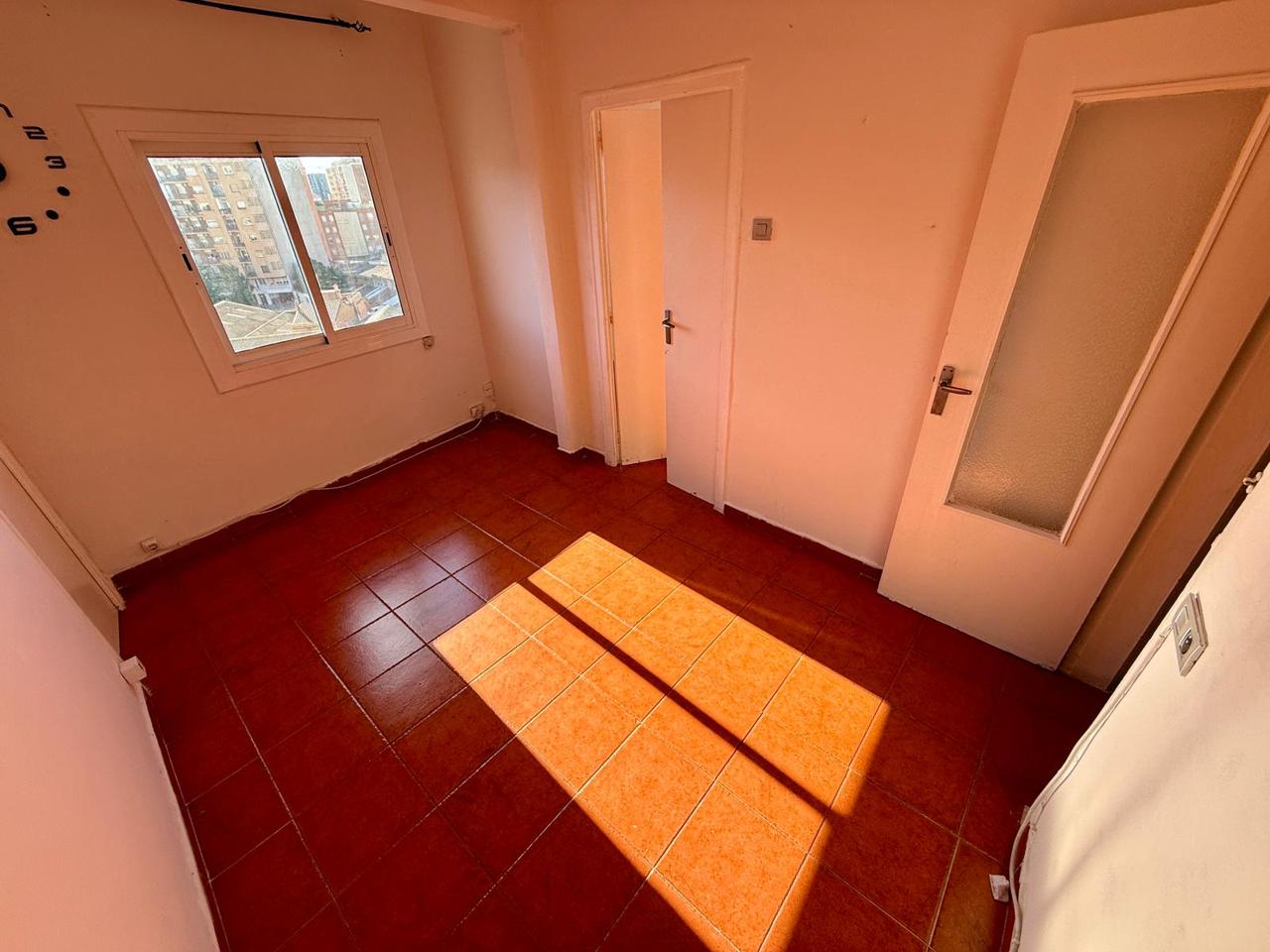Piso en Calle Alos, L'Hospitalet de Llobregat, Barcelona de 50 m2