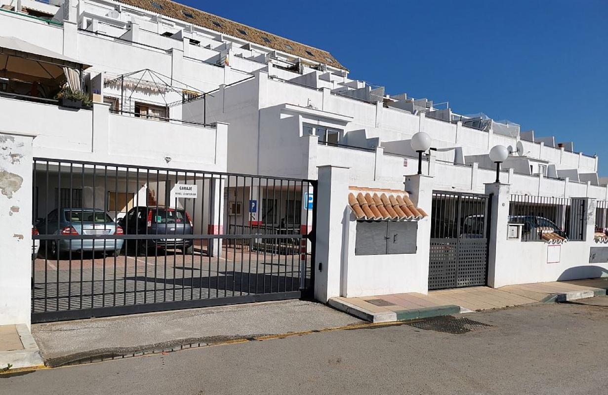 foto de PLAZA DE GARAJE EN URB. MONTESOL, ESTEPONA