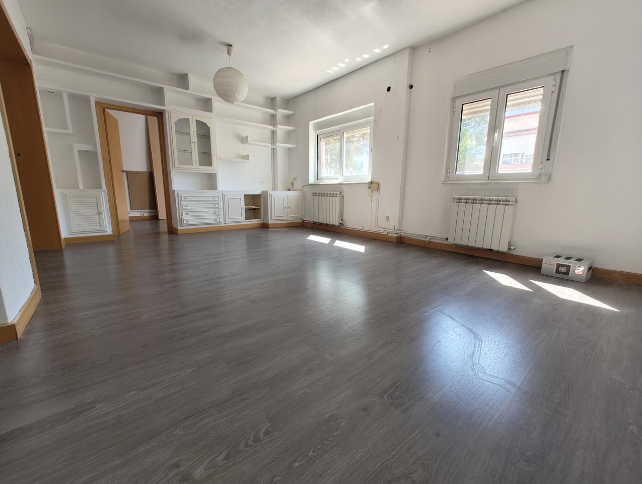 Piso en Calle la Canción del Olvido, Madrid, Madrid de 77 m2 Piso en Calle la Canción del Olvido, Madrid, Madrid de 77 m2