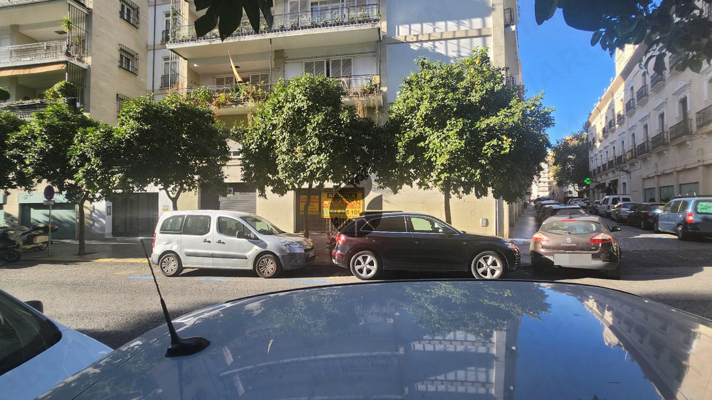 Plaza De Parking en venta en Sevilla de 15 m2 REF:04120