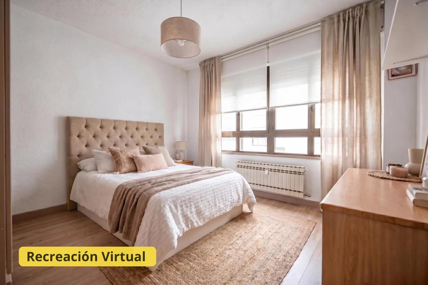 Amplia vivienda con PATIO cerca del Paseo de la Estación