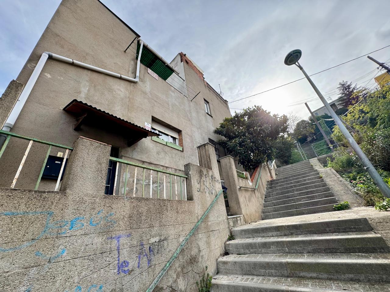 casa--chalet en montcada-i-reixac · font-pudenta 340000€