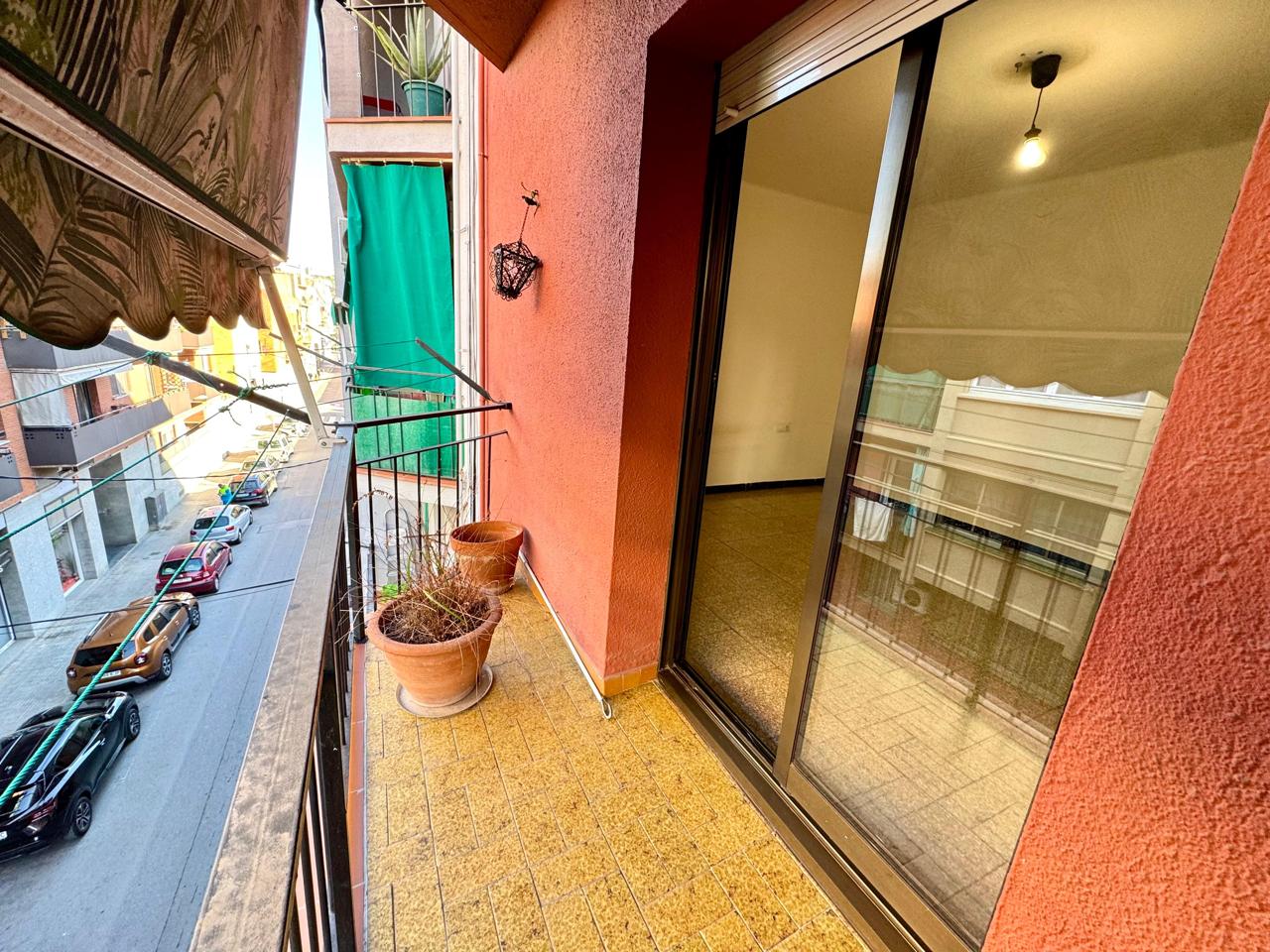 piso en montcada-i-reixac · montcada-centro 199000€