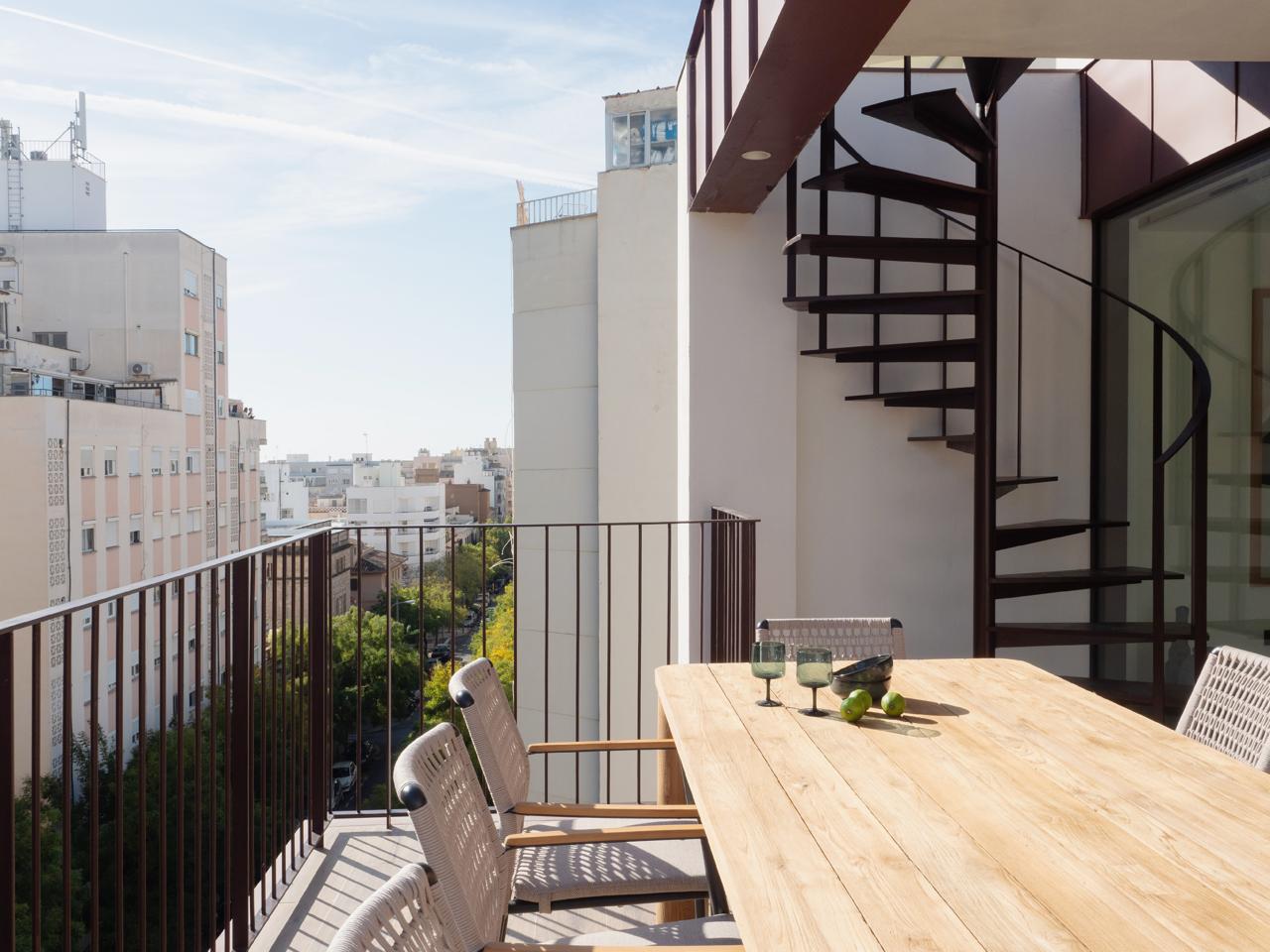 Ático moderno a estrenar con amplias terrazas y vistas abiertas en Santa Catalina — Palma — Foto 2
