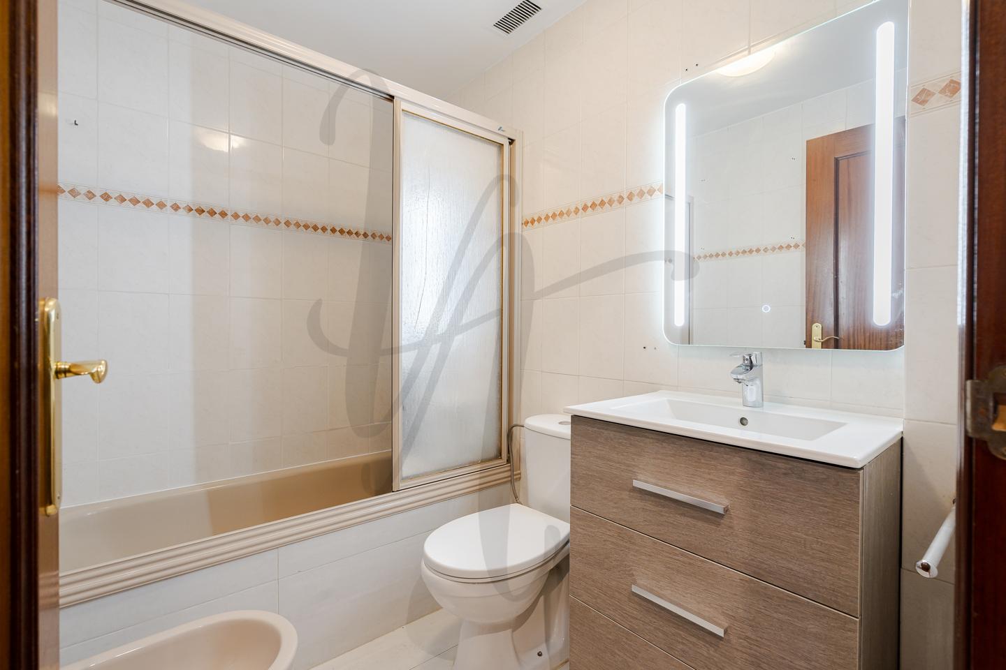 pisos en torrejon-de-ardoz · calle-rioja-28850 €