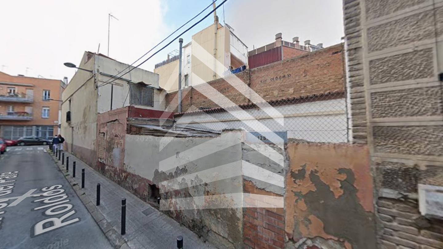 terrenos en barcelona · carrer-de-la-garrotxa-08041 958000€