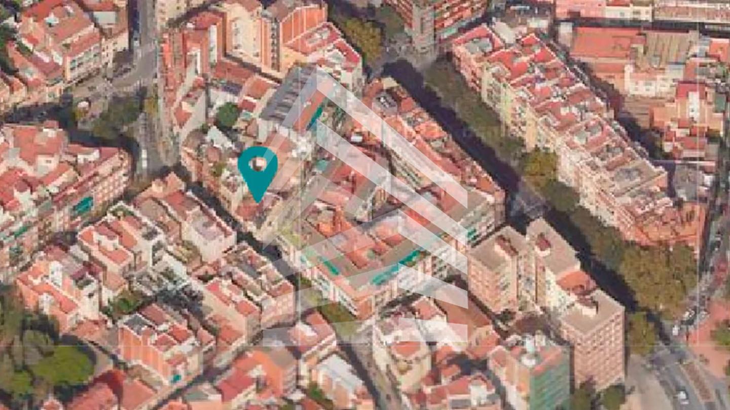 terrenos en barcelona · carrer-de-la-garrotxa-08041 958000€
