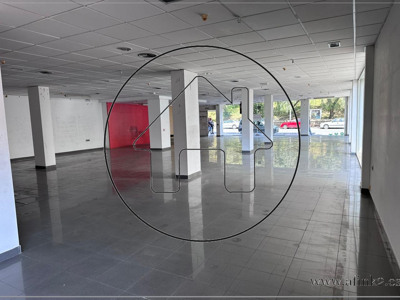 Shop in Avenida Guatemala 6, Huelva, Huelva of 367 m2