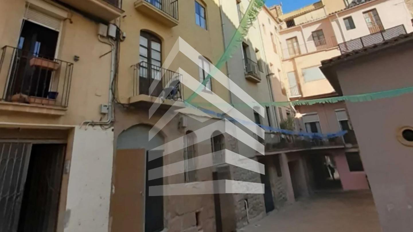 edificio en manresa · placa-de-sant-ignasi-malalt-08241 86000€