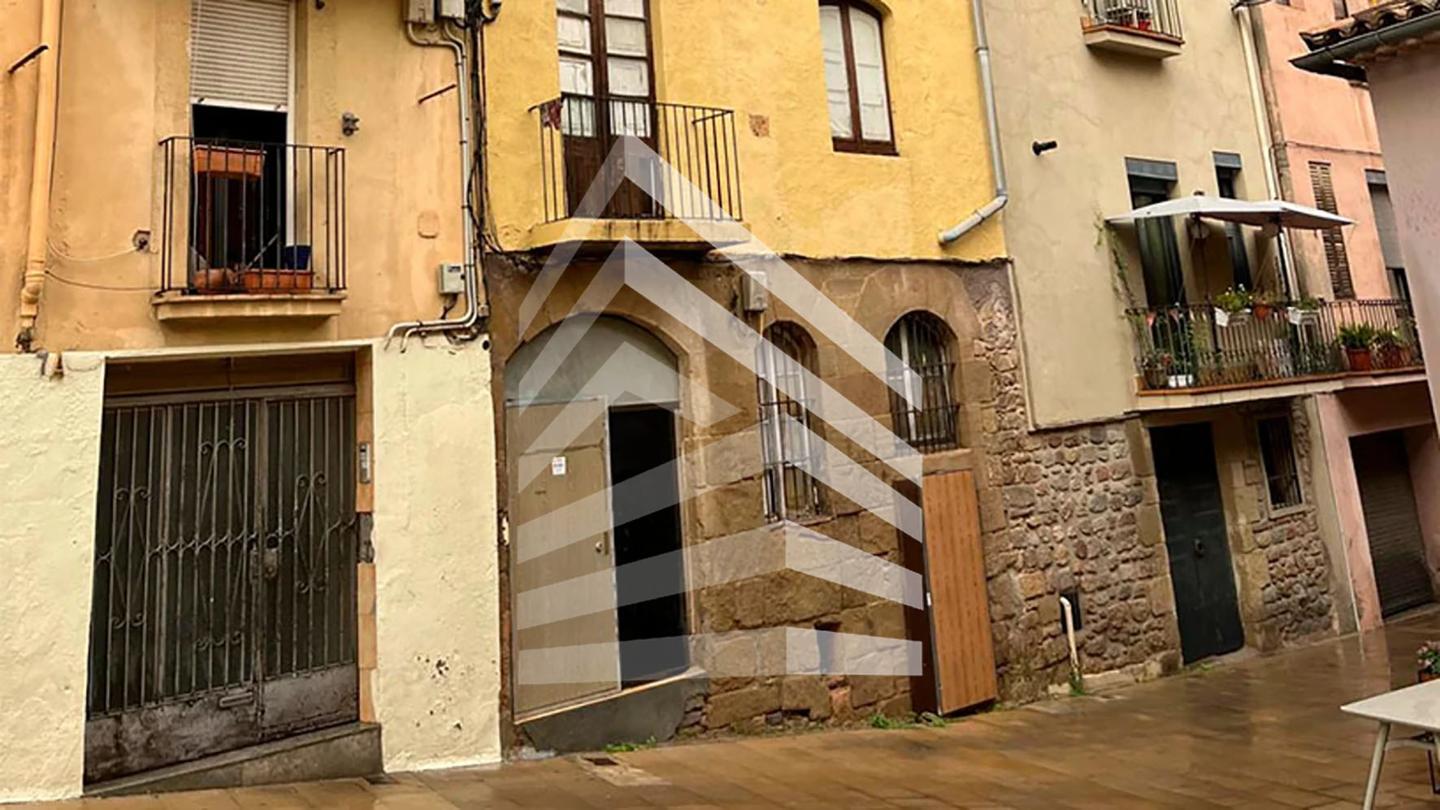 edificio en manresa · placa-de-sant-ignasi-malalt-08241 86000€