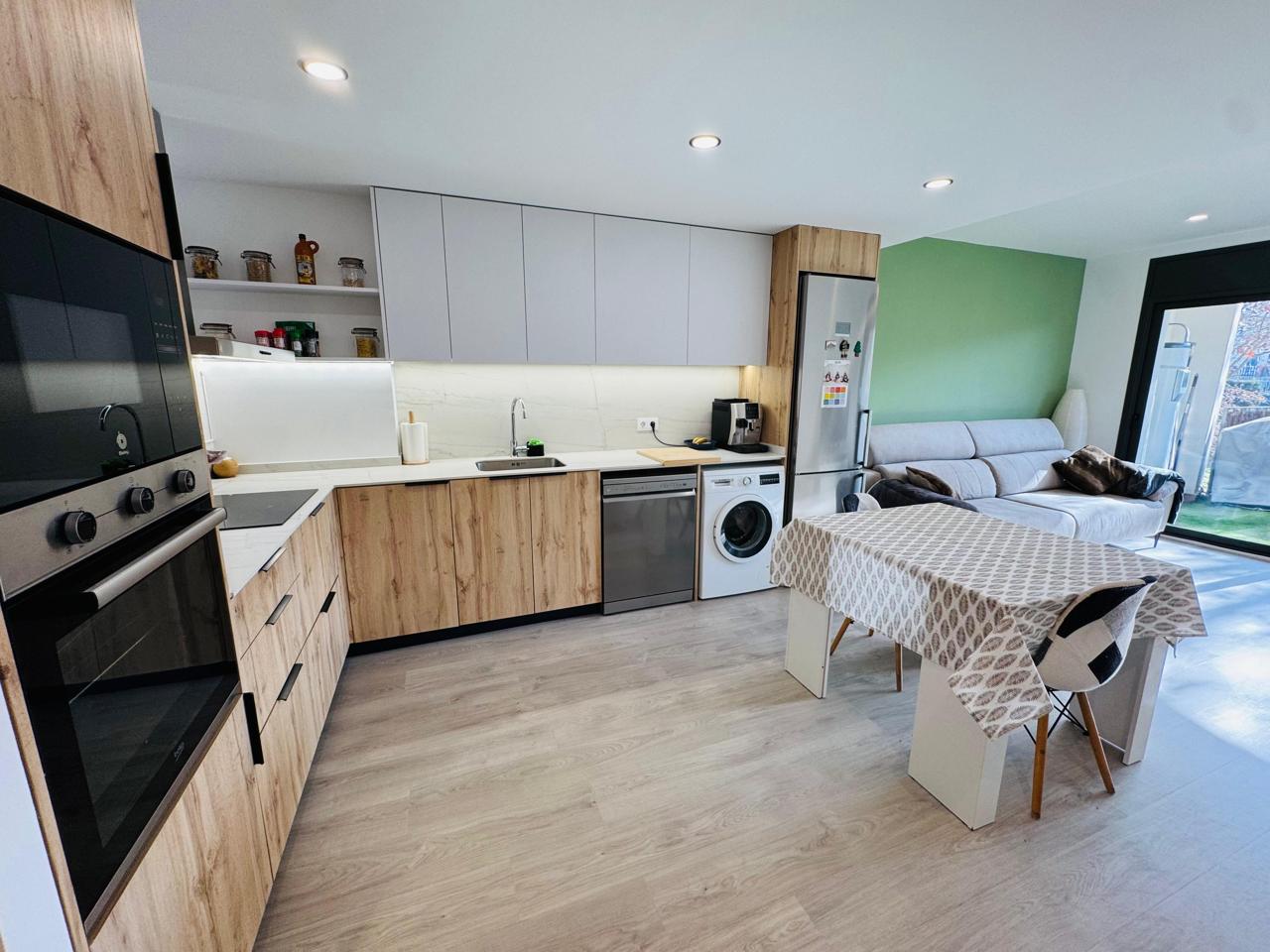 piso en martorelles · ronda-del-mercat-08107 299000€