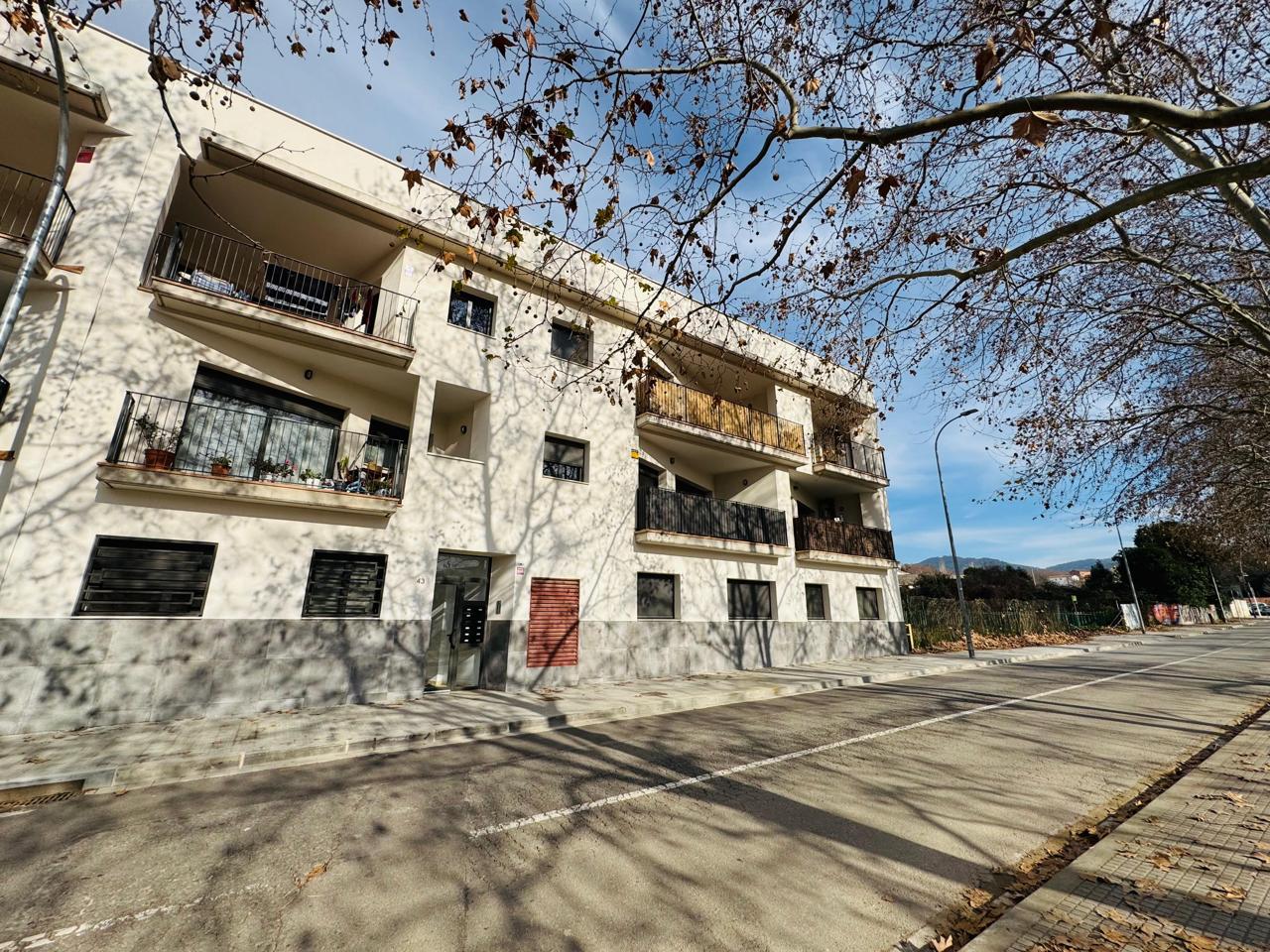 piso en martorelles · ronda-del-mercat-08107 299000€