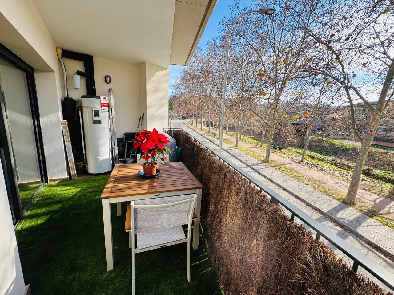 piso en martorelles · ronda-del-mercat-08107 299000€