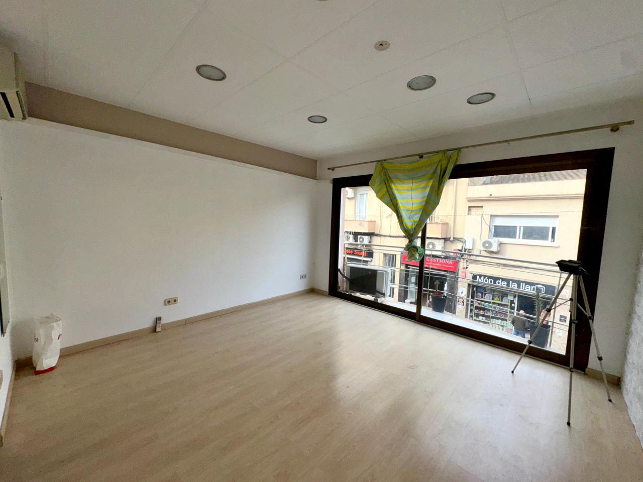 casa--chalet en montcada-i-reixac · montcada-centro 390000€