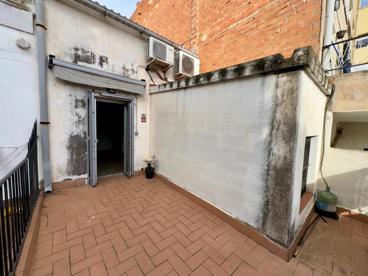 casa--chalet en montcada-i-reixac · montcada-centro 390000€