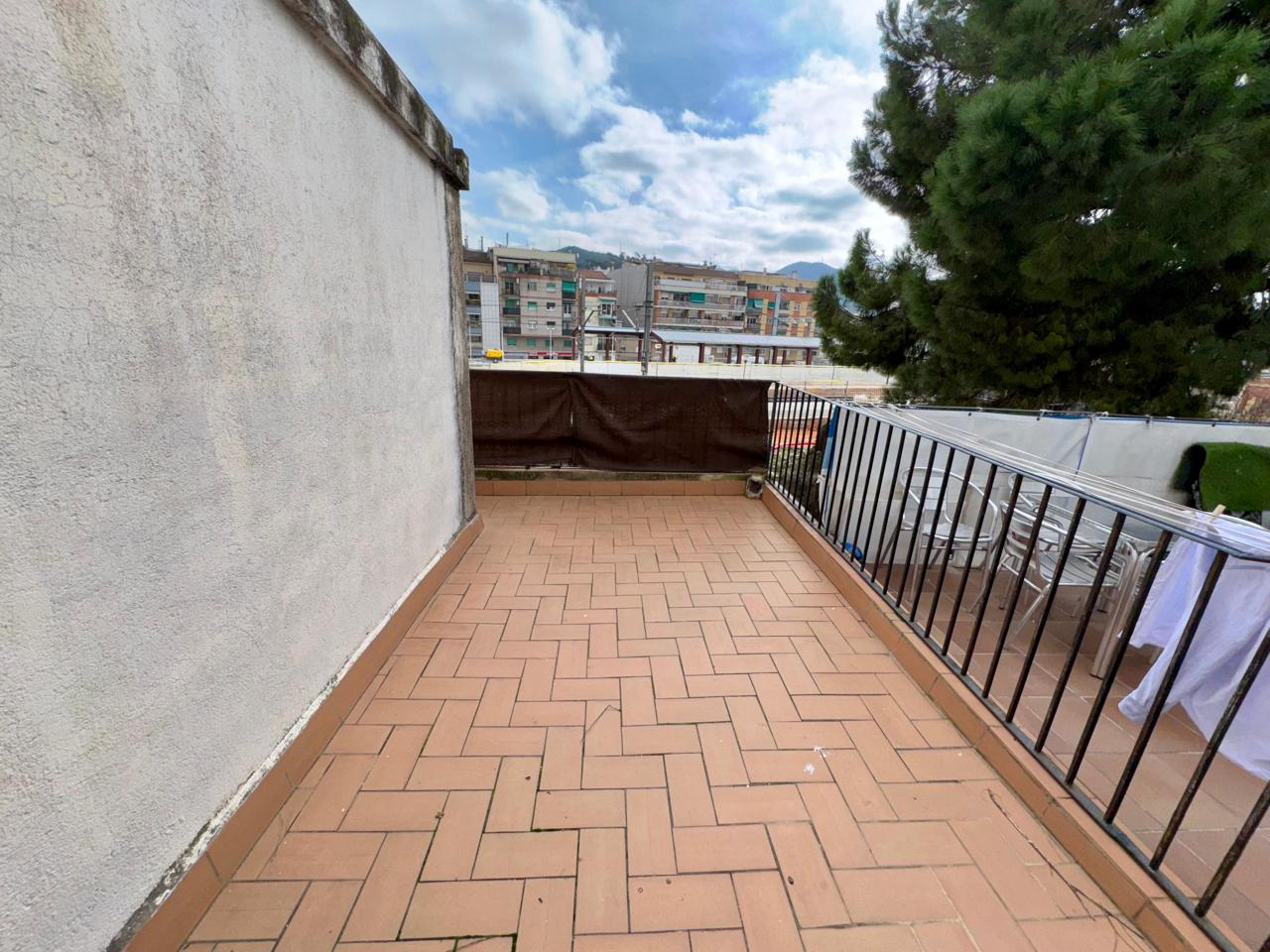 casa--chalet en montcada-i-reixac · montcada-centro 390000€