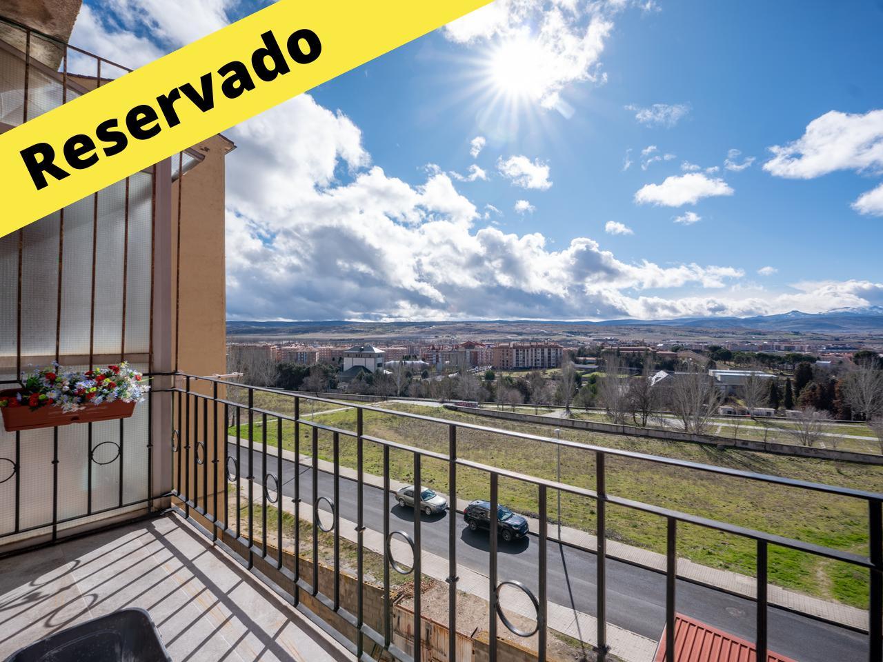 vivienda con TERRAZA Y PRECIOSAS VISTAS