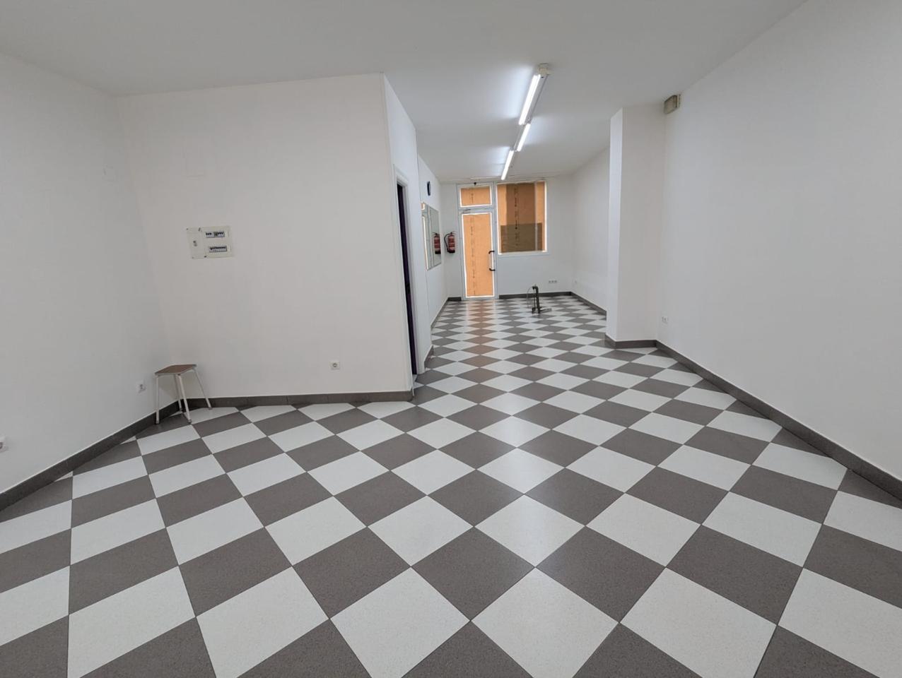 local en amorebieta · andra-mari-48340 78000€