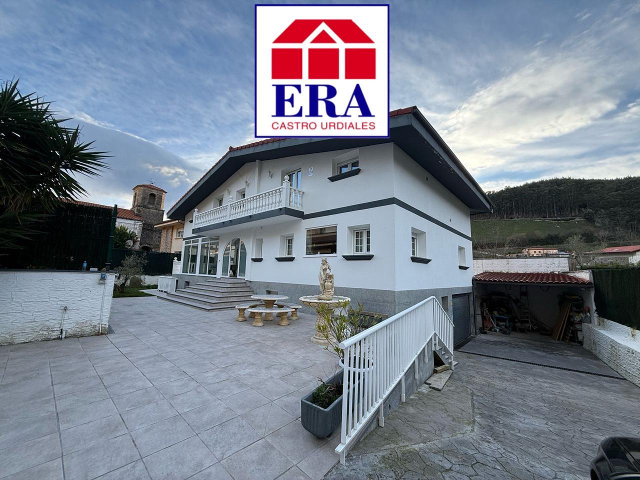 Casa / chalet en Barrio Sámano, Castro-Urdiales, Cantabria de 511 m2