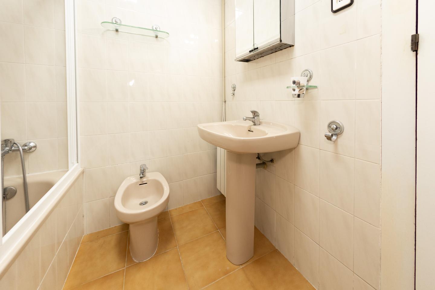 pisos en barcelona · carrer-de-corsega-08026 370000€
