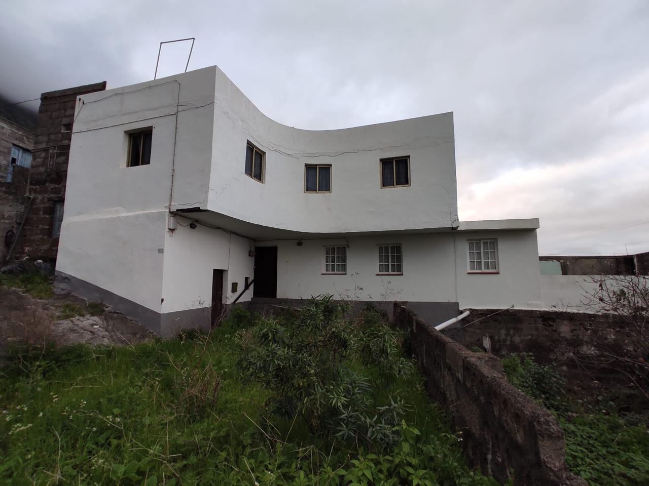Villa in Calle las Mesas, Sabinosa, Santa Cruz de Tenerife of 167 m2