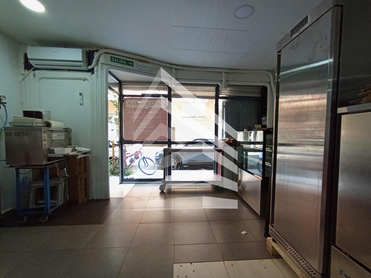 locales-comerciales en barcelona · carrer-de-breda-08029 €