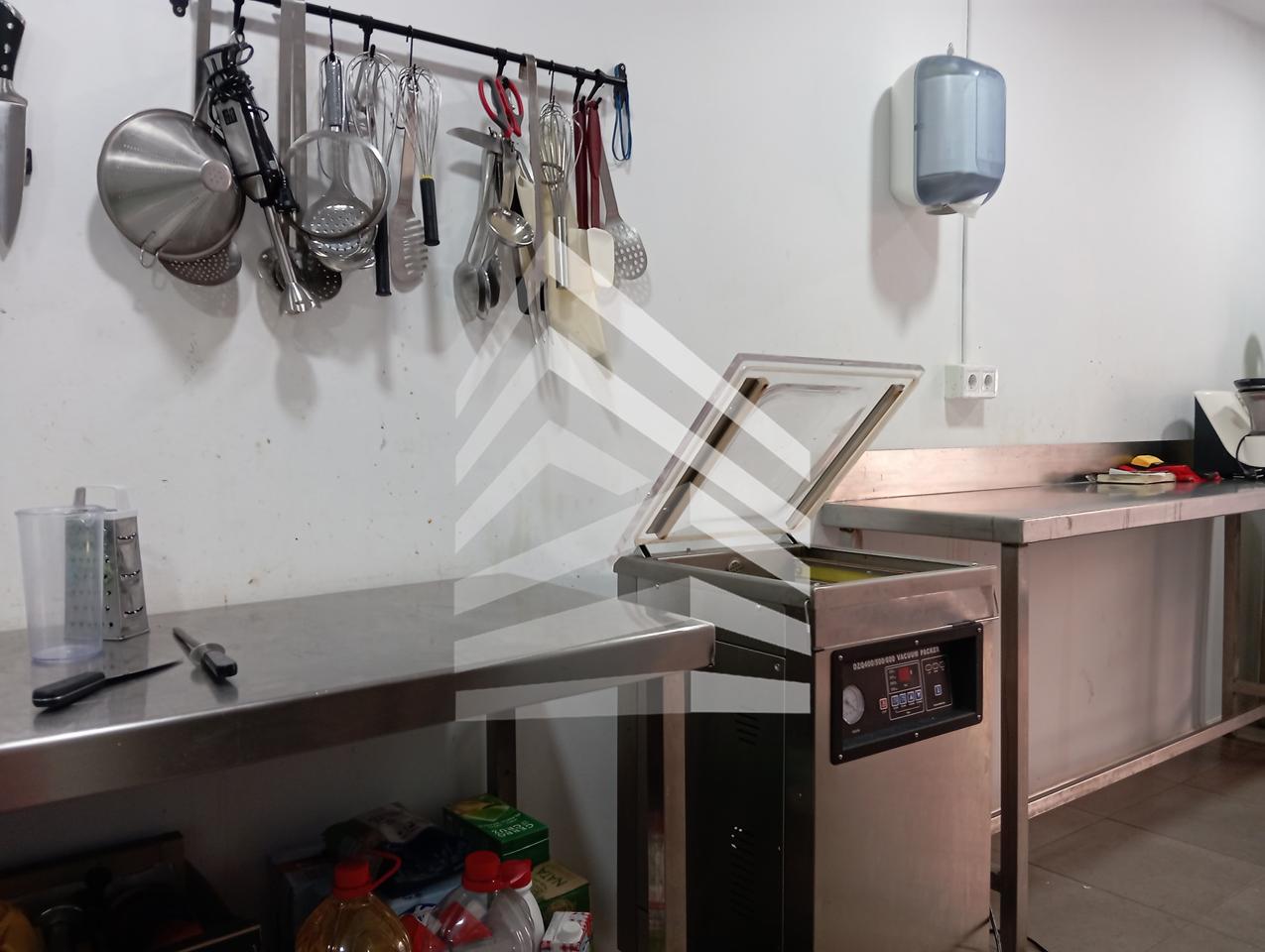 locales-comerciales en barcelona · carrer-de-breda-08029 €