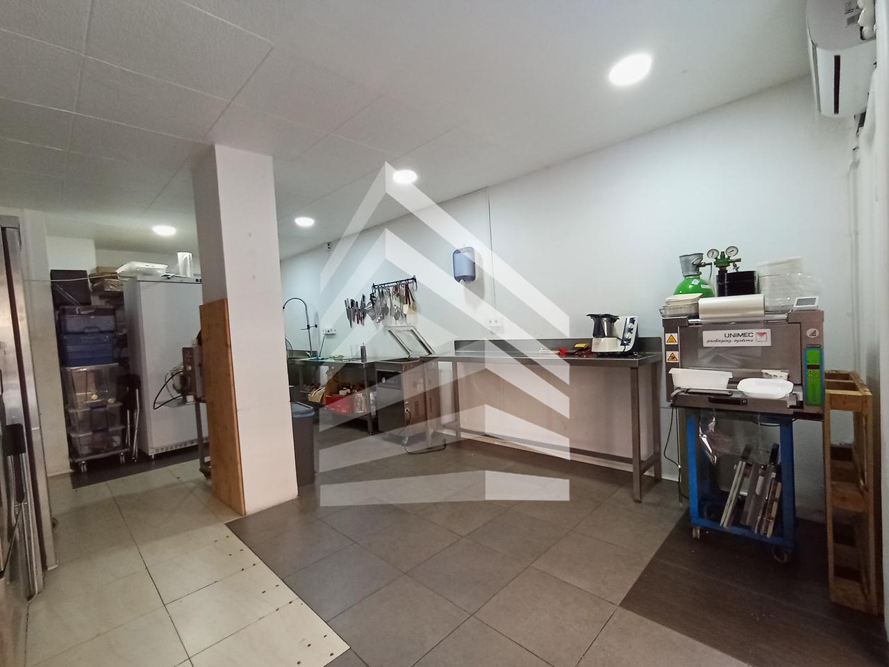 locales-comerciales en barcelona · carrer-de-breda-08029 €