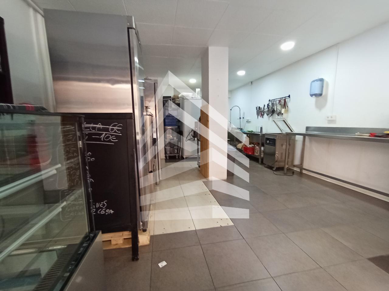 locales-comerciales en barcelona · carrer-de-breda-08029 €