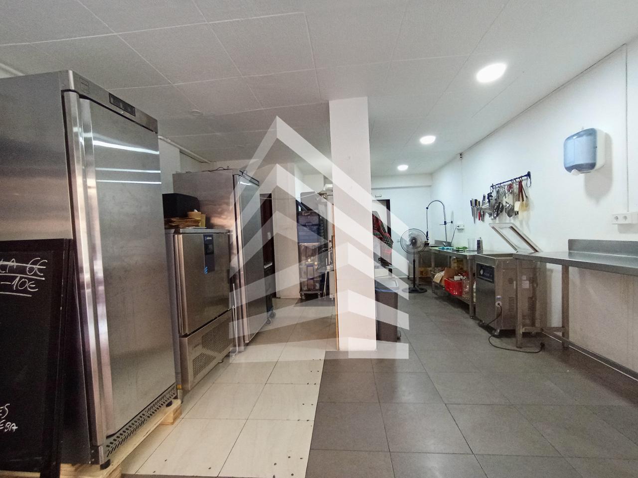 locales-comerciales en barcelona · carrer-de-breda-08029 €