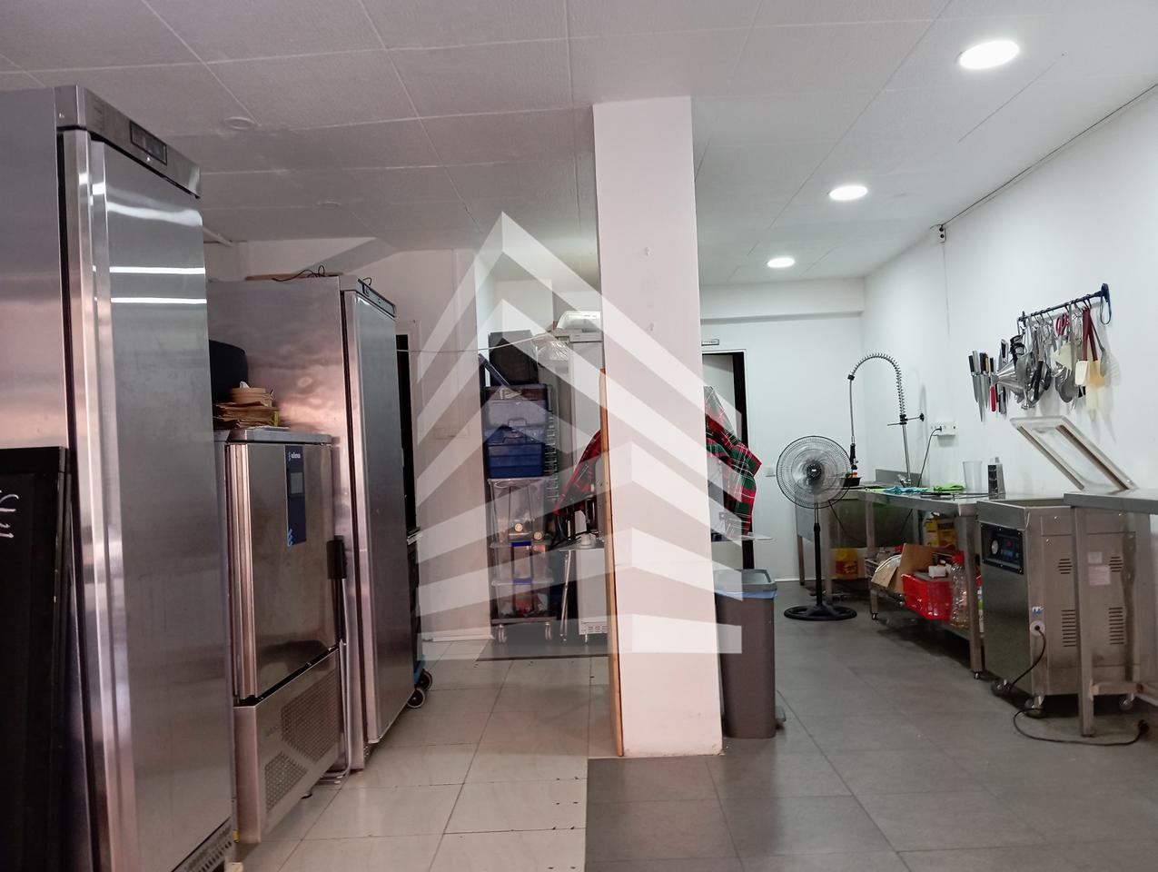 locales-comerciales en barcelona · carrer-de-breda-08029 €