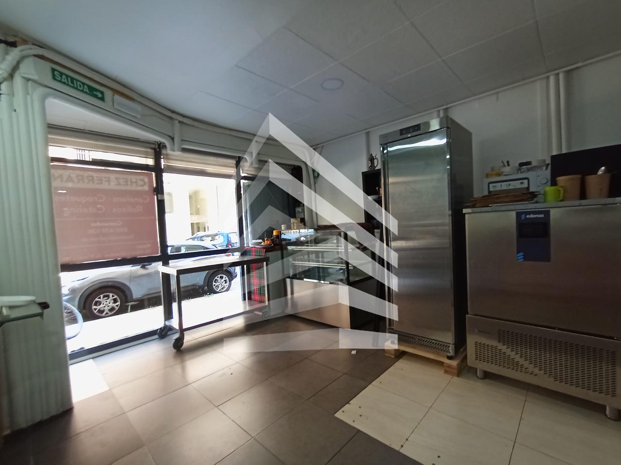 locales-comerciales en barcelona · carrer-de-breda-08029 €