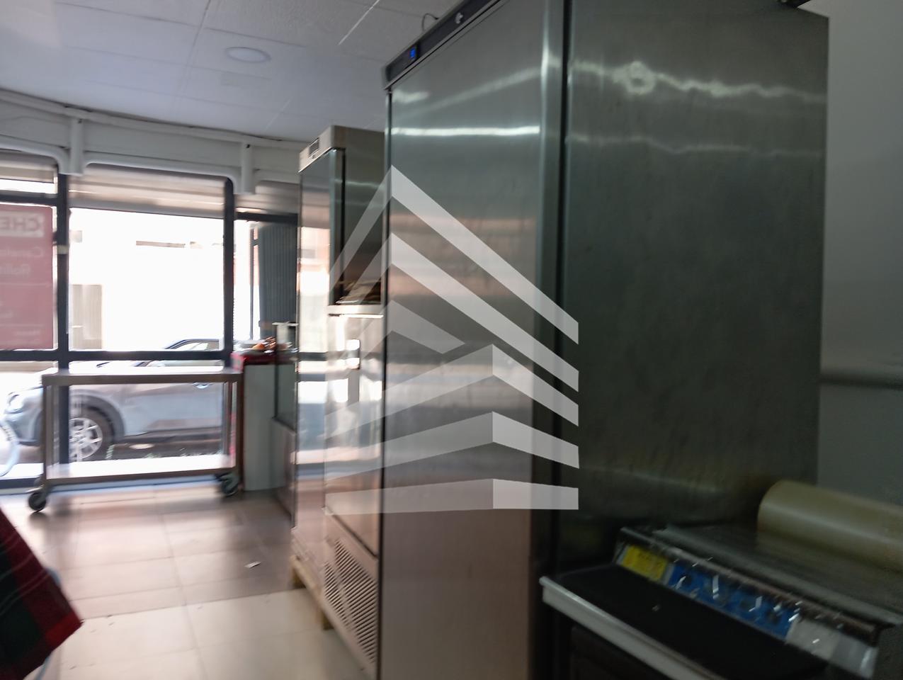 locales-comerciales en barcelona · carrer-de-breda-08029 €