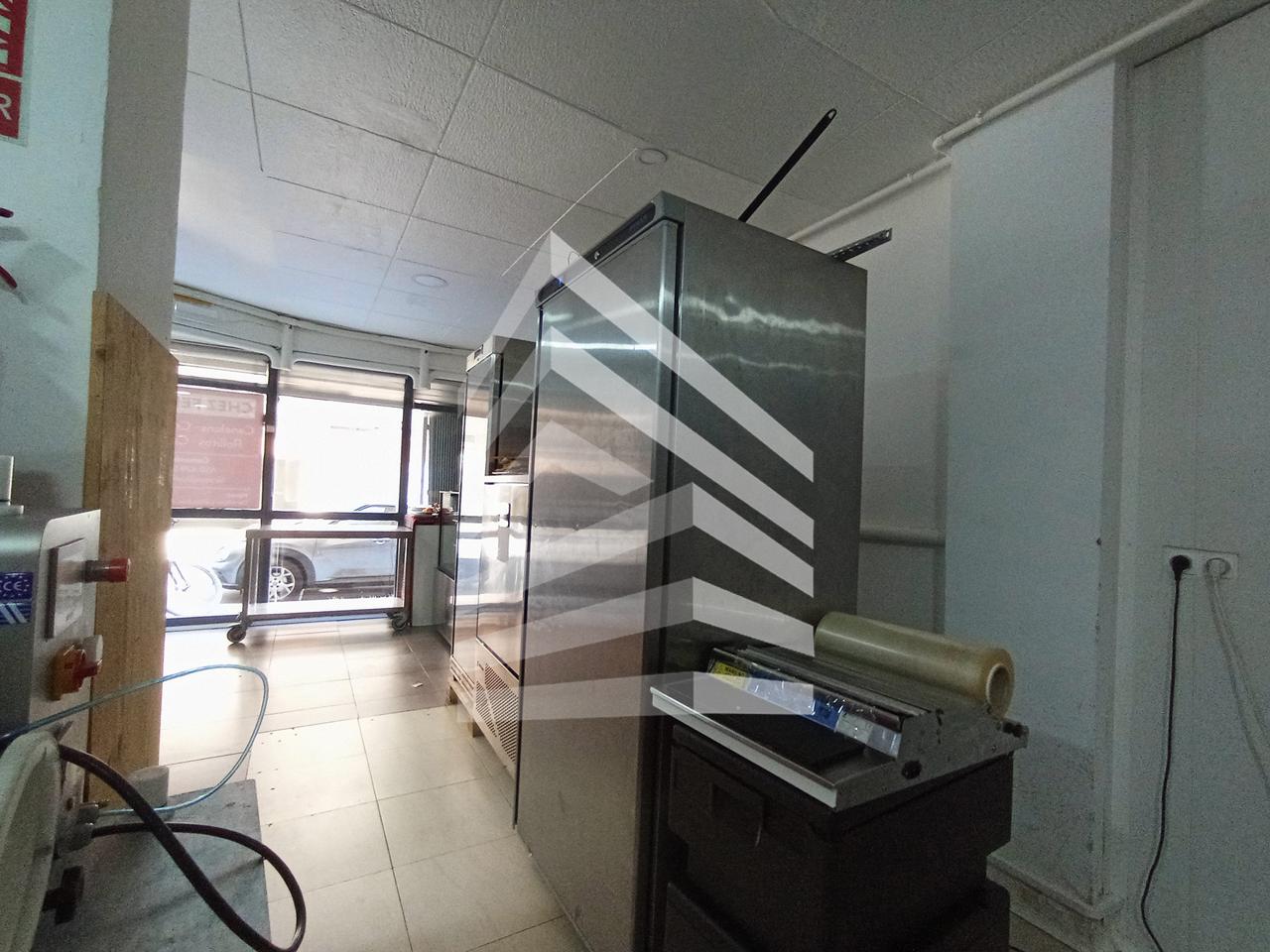 locales-comerciales en barcelona · carrer-de-breda-08029 €