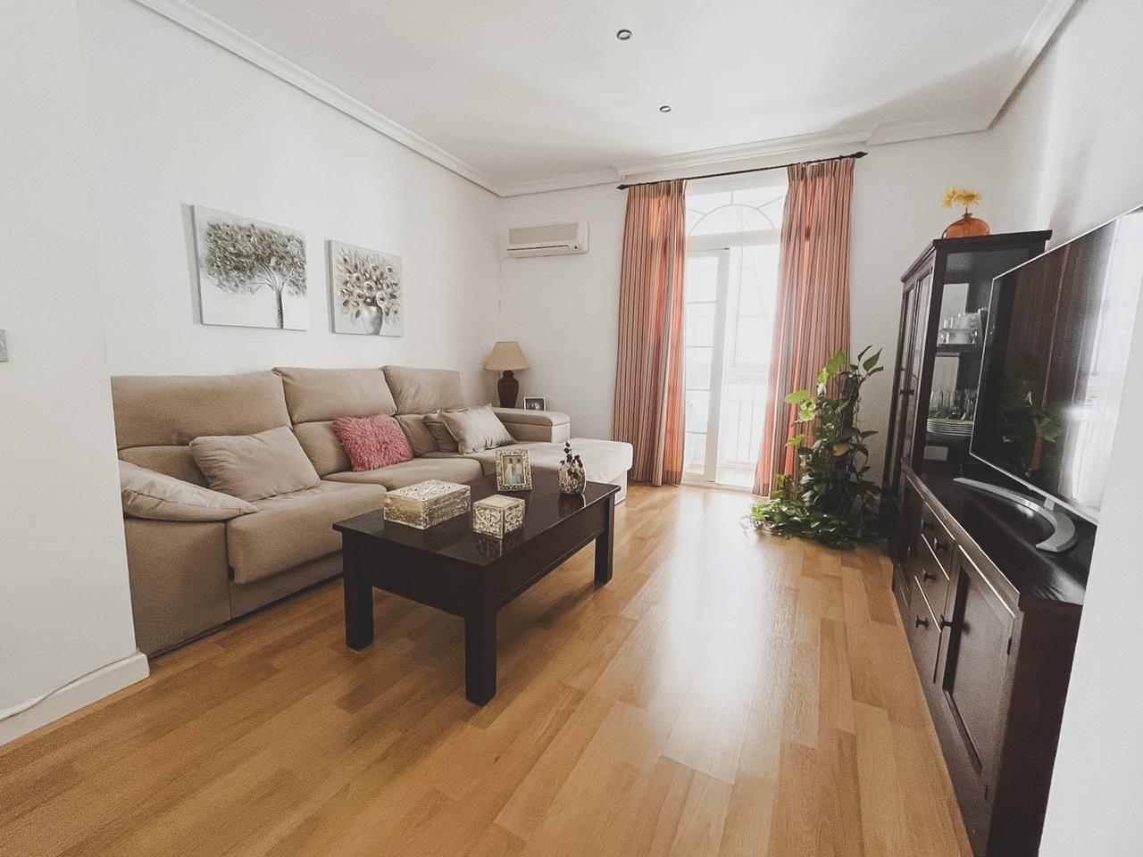 Reformado y llenito de luz.