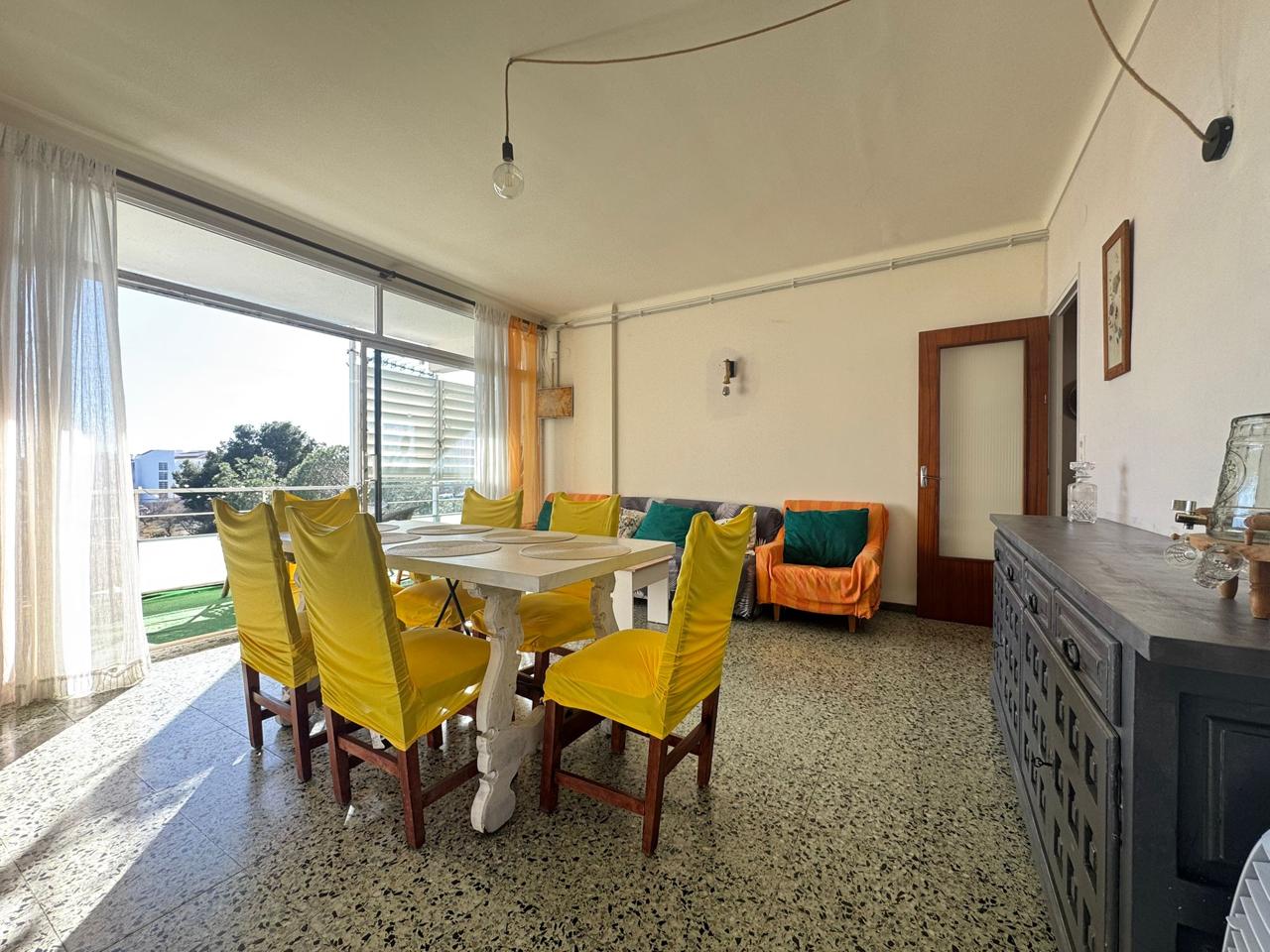 pisos en roses · carrer-del-port-de-reig-17480 180000€