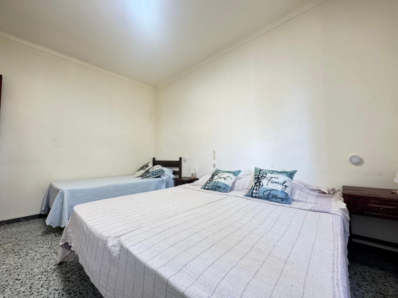 pisos en roses · carrer-del-port-de-reig-17480 180000€