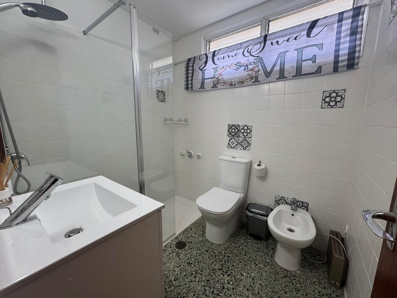 pisos en roses · carrer-del-port-de-reig-17480 180000€