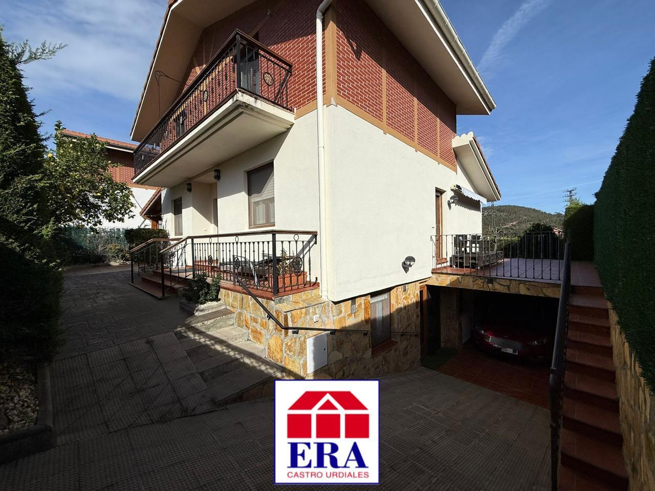 Casa / chalet en Barrio Lusa 28, Castro-Urdiales, Cantabria de 265 m2
