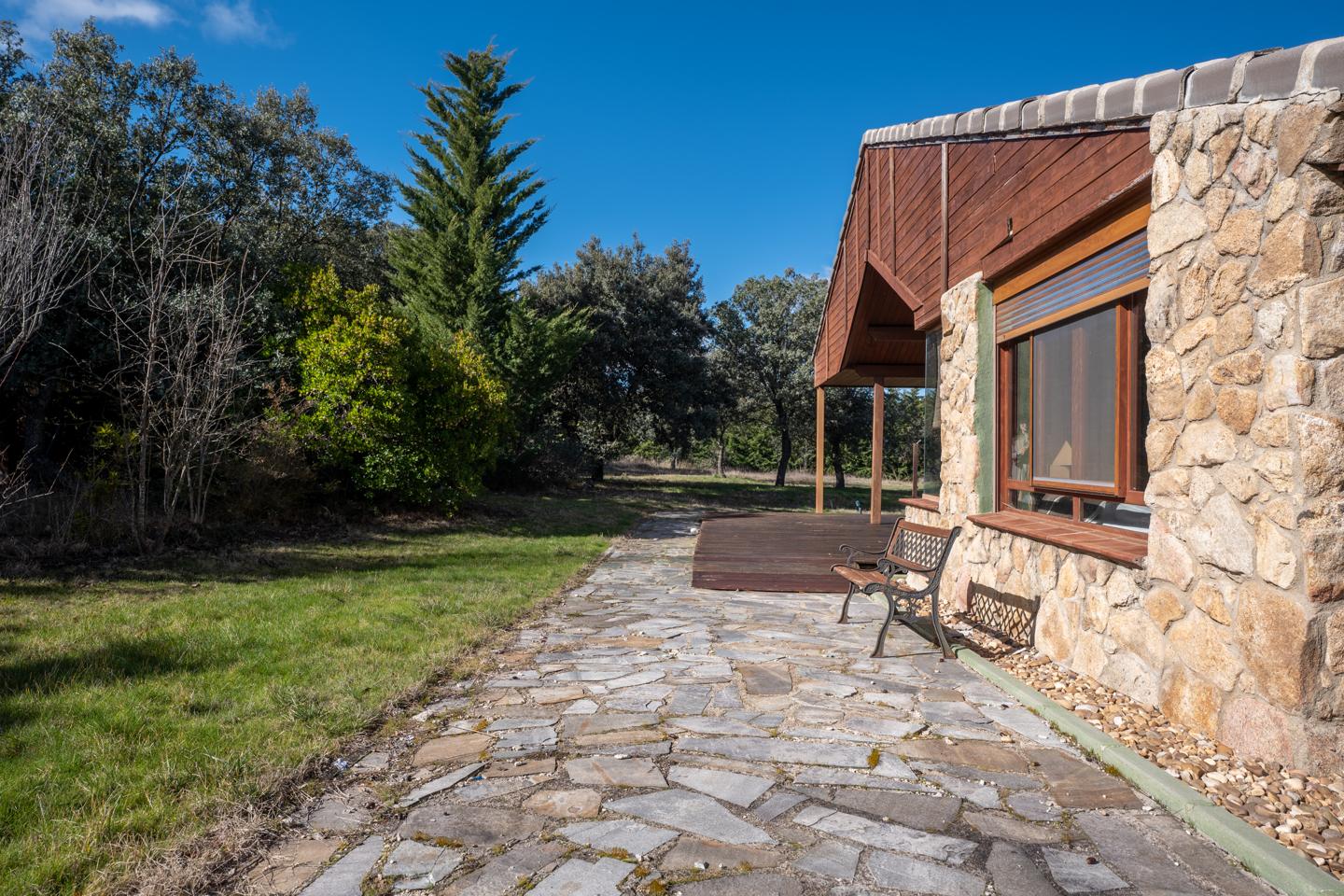 IMPRESIONANTE Chalet independiente con Gran parcela urbana en Pancorbo